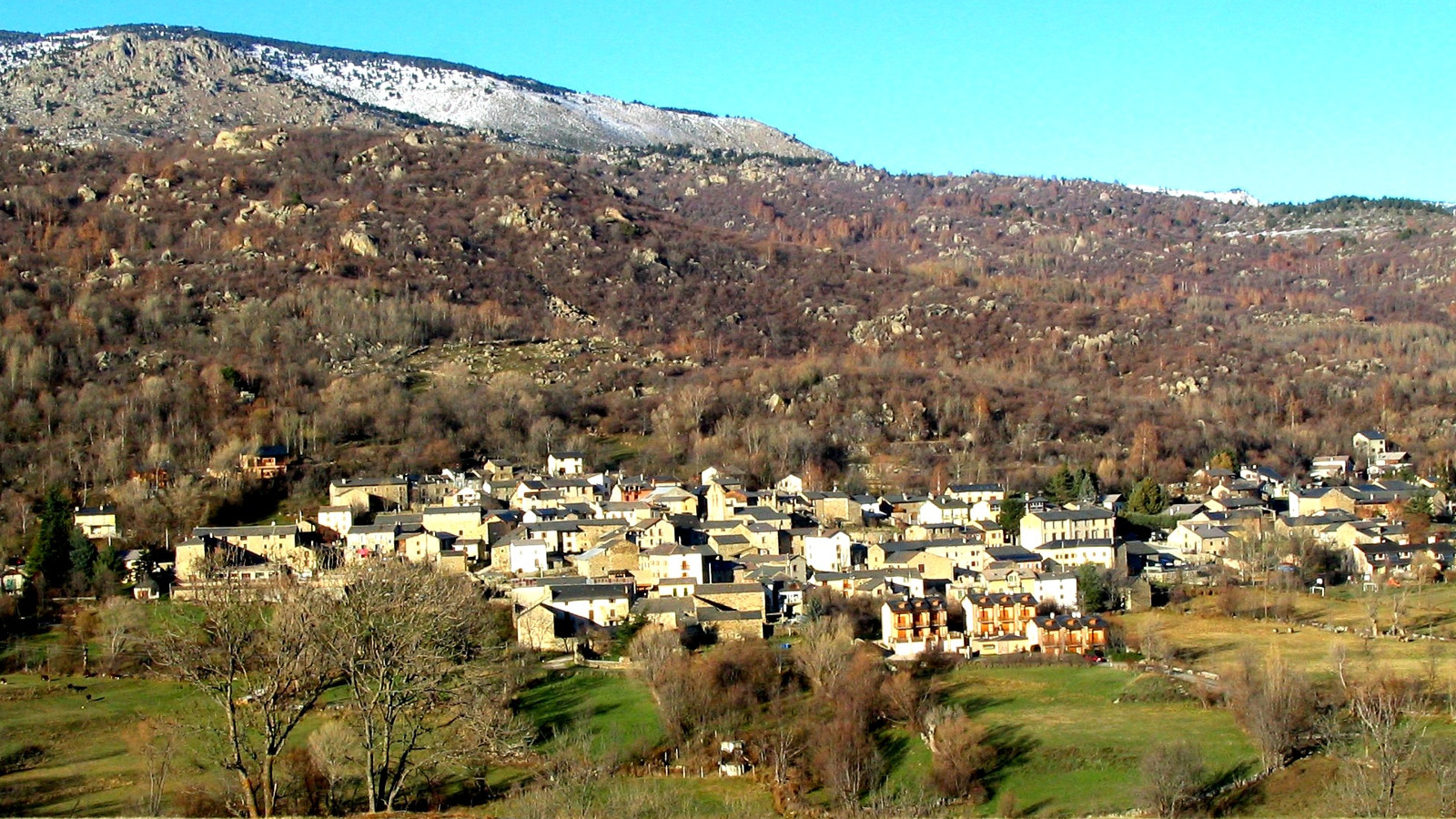 View of the village of Dorres